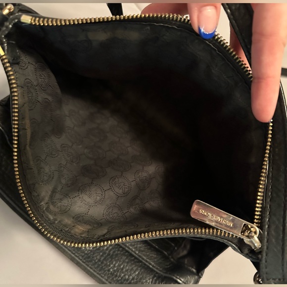 Michael Kors Crossbody - Picture 3 of 4